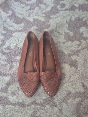 Women's Brown Woven Pointed Toe Flats by Flings